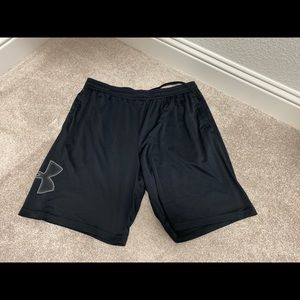 PAIR Men’s Under Armour shorts XL